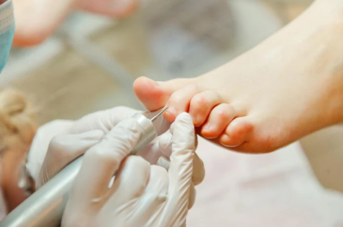 SPA FULL PER KEMBET+ APLIKIM MANIKYR XHEL --- FULL FOOT SPA TREATMENT + PAINTING NAILS