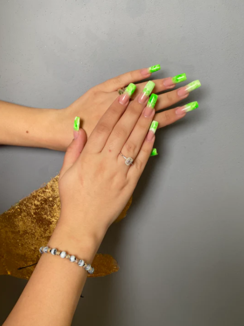 TIPSA NE THONJTE E DUARVE- TIPSA HANDS NAILS